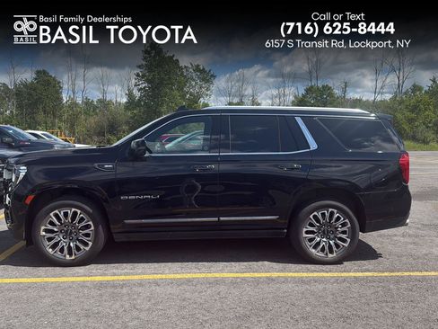 Used 2023 GMC Yukon Denali Ultimate AWD/4WD image 1