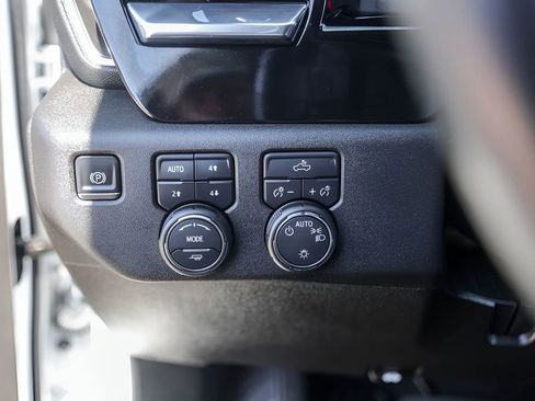 Used 2025 Chevrolet Silverado 1500 LT w/ Texas Edition Plus AWD/4WD image 18