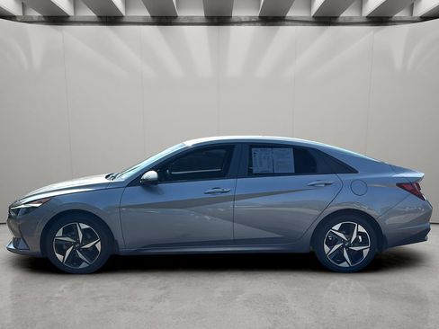 Certified 2023 Hyundai Elantra SEL w/ Convenience Package FWD image 2