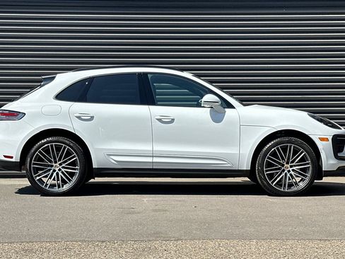 Used 2025 Porsche Macan image 9