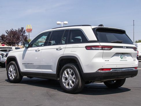 Used 2023 Jeep Grand Cherokee Limited image 5