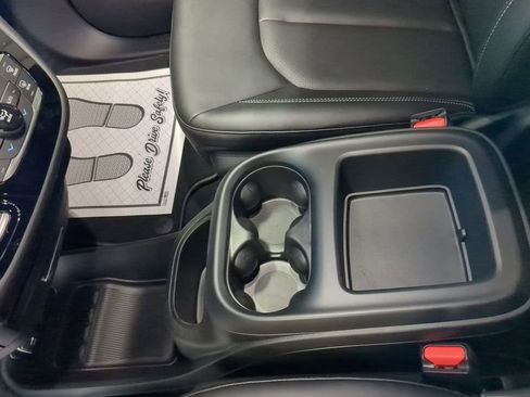 New 2026 Chrysler Pacifica Select image 19