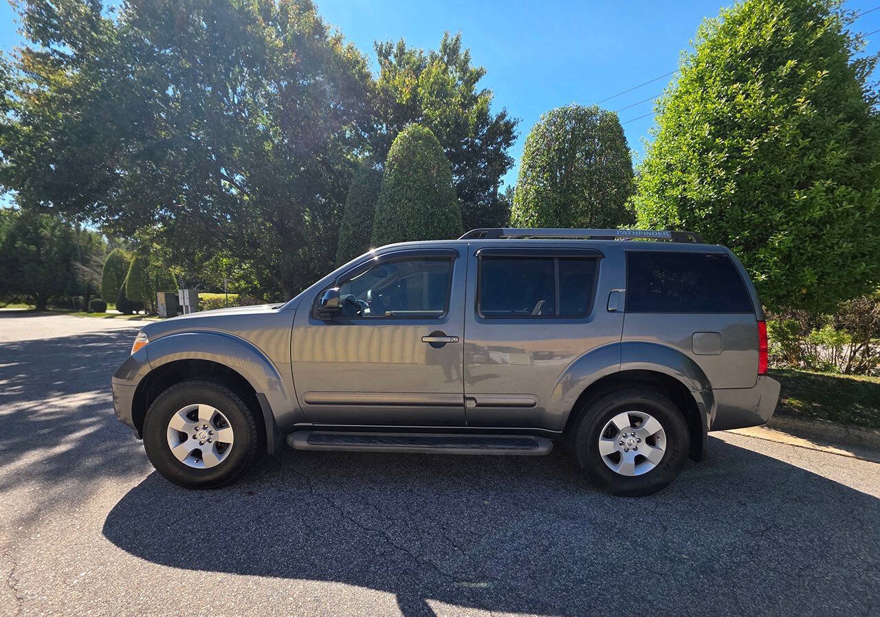 Used 2005 Nissan Pathfinder SE w/ (P01) Se Premium Pkg RWD image 2