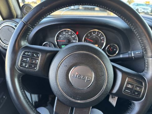 Used 2012 Jeep Wrangler Unlimited Sahara w/ Connectivity Group image 13