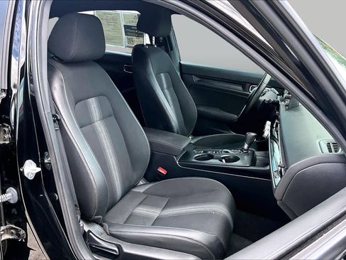 Used 2023 Honda Civic Sport image 9