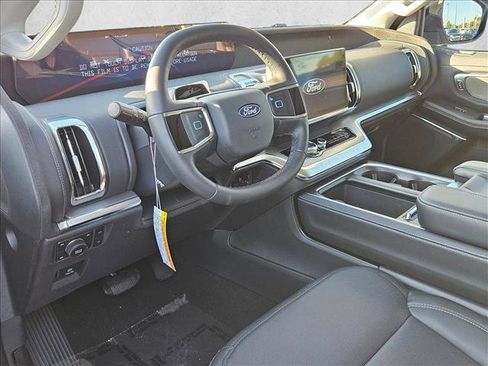 New 2026 Ford Expedition Platinum AWD/4WD image 3