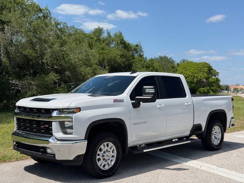 Used 2023 Chevrolet Silverado 2500 LT w/ Convenience Package AWD/4WD image 1