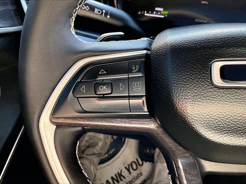 Used 2022 Jeep Grand Cherokee Limited 4xe w/ Luxury Tech Group II image 22