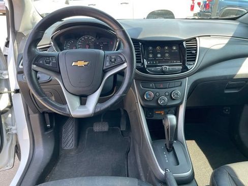 Used 2019 Chevrolet Trax LT w/ LT Convenience Package AWD/4WD image 13