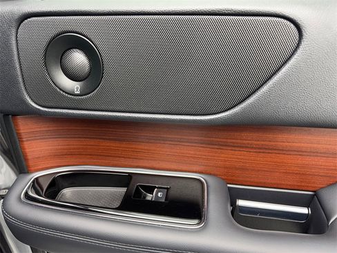 Used 2023 Lincoln Navigator Reserve image 45