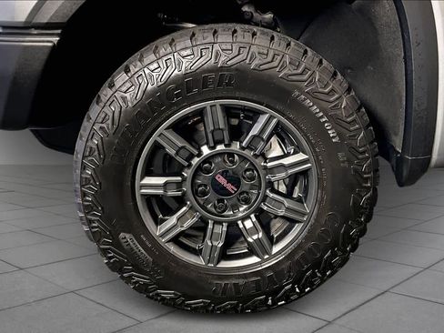 Certified 2025 GMC Sierra 1500 AT4X image 10