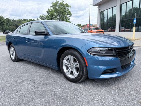 Used 2023 Dodge Charger SXT w/ Blacktop Package RWD image 2
