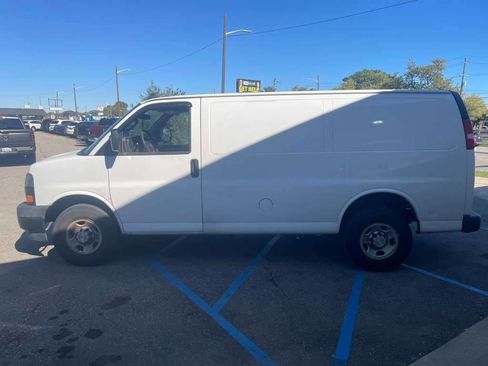 Used 2019 Chevrolet Express 2500 2500 3dr Cargo Van image 5