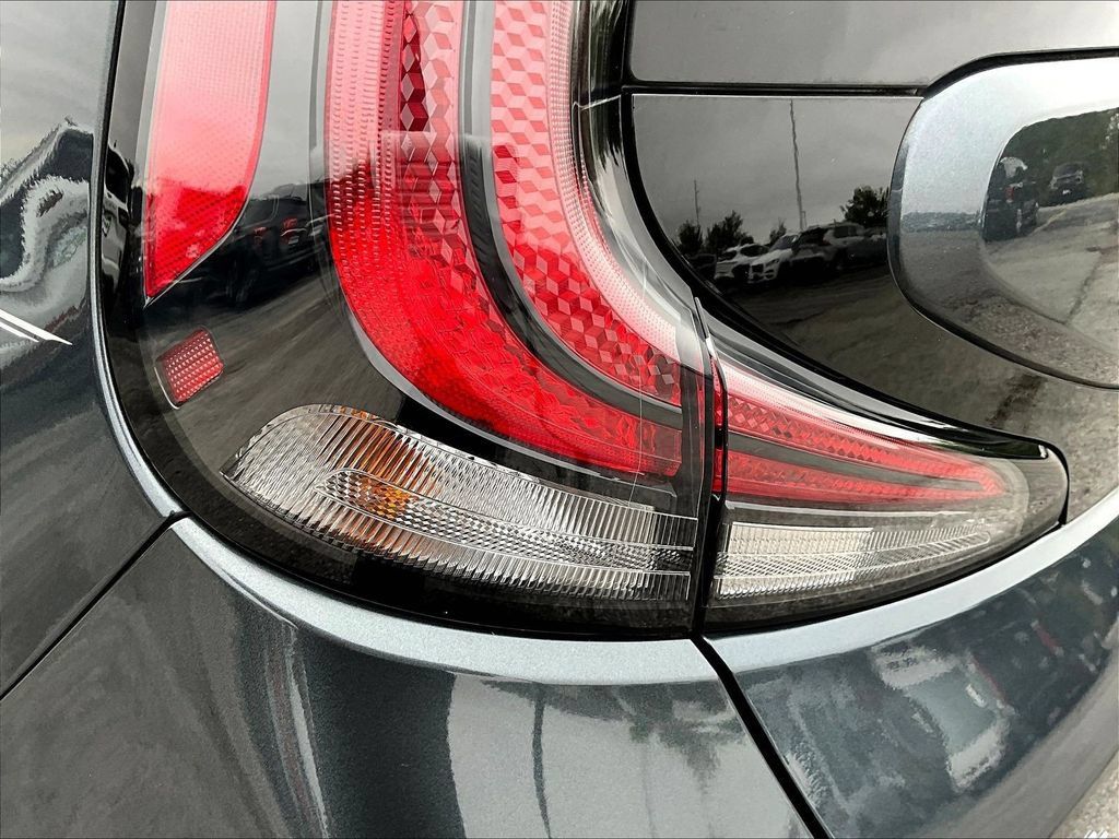 Used 2023 Kia Soul LX w/ Option Group 015 FWD image 25
