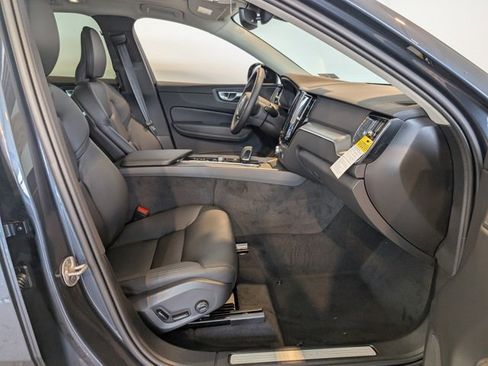 Used 2025 Volvo XC60 B5 Core w/ Protection Package Premier image 30