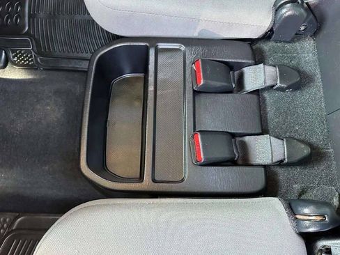 Used 2018 Toyota Tacoma SR5 AWD/4WD image 37