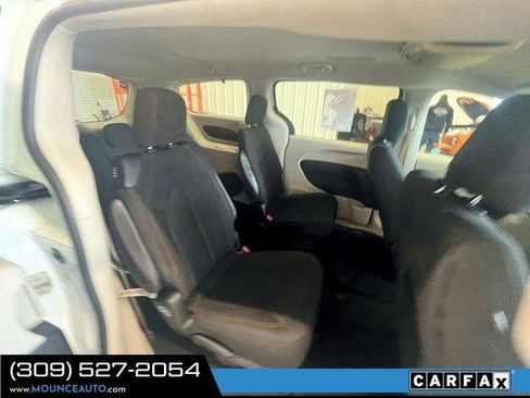 Used 2017 Chrysler Pacifica LX FWD image 9