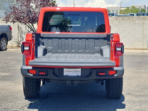 New 2025 Jeep Gladiator Rubicon w/ Convenience Group image 32