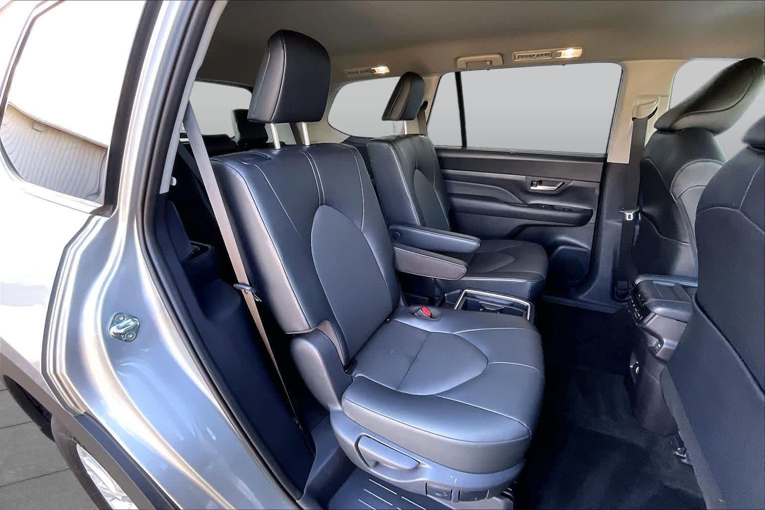 Used 2026 Toyota Grand Highlander FWD image 19