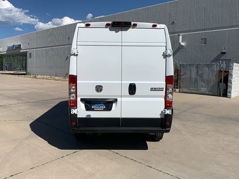 Used 2025 RAM ProMaster 2500 FWD image 4