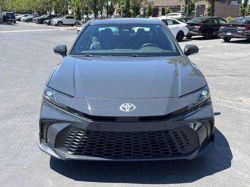 Used 2026 Toyota Camry SE FWD image 3