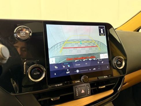 Used 2025 Lexus NX 250 FWD w/ Towing Package (2000 Lbs) image 19