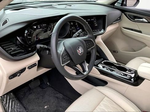 Used 2023 Buick Envision Avenir image 12