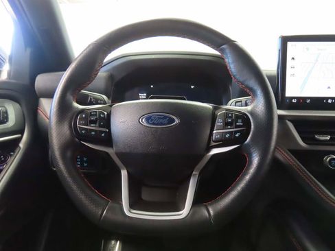 Used 2025 Ford Explorer ST-Line w/ Premium Package image 10