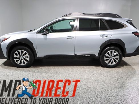 Used 2023 Subaru Outback Premium image 10