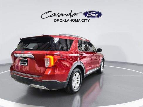 Used 2022 Ford Explorer XLT w/ Equipment Group 202A image 8