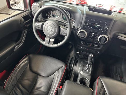 Used 2018 Jeep Wrangler Unlimited Rubicon w/ Cold Weather Group AWD/4WD image 20