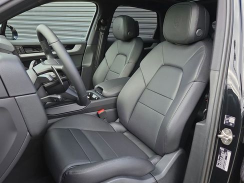 New 2026 Porsche Cayenne S image 5