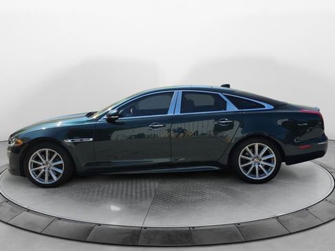 Used 2017 Jaguar XJ R-Sport AWD/4WD image 2