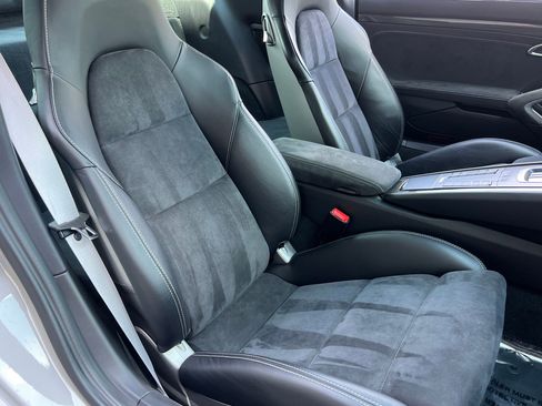 Used 2018 Porsche 911 GT3 RWD image 4