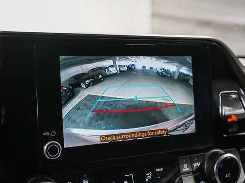 Certified 2023 Toyota Highlander LE image 26