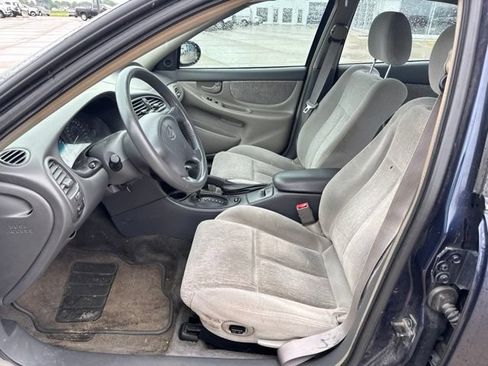 Used 2001 Oldsmobile Alero GL w/ Sun & Sound Pkg FWD image 12
