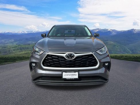 Used 2022 Toyota Highlander LE image 8