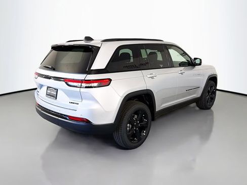 New 2025 Jeep Grand Cherokee Limited w/ Black Appearance Package AWD/4WD image 7