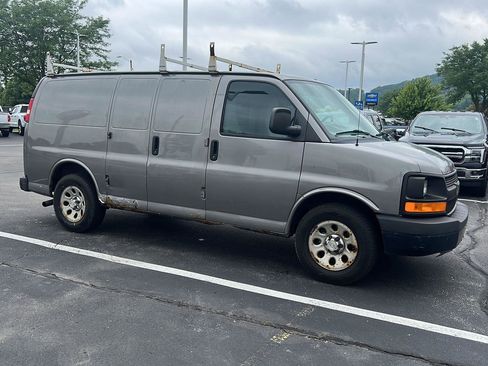 Used 2012 Chevrolet Express 1500 RWD image 7
