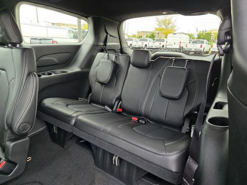 New 2026 Chrysler Pacifica Select w/ S Appearance Package image 26