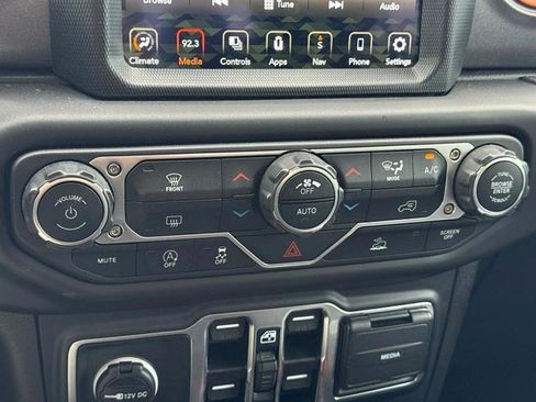 Used 2023 Jeep Gladiator Mojave w/ Trailer Tow Package image 33