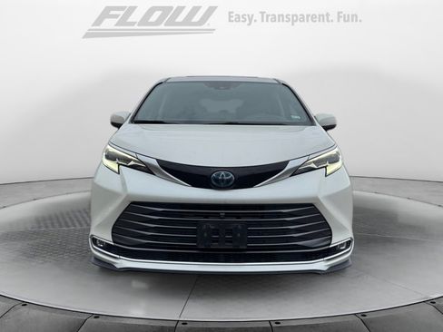 Used 2021 Toyota Sienna Platinum w/ Protection Package (TMS) AWD/4WD image 2