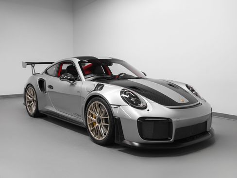 Certified 2018 Porsche 911 GT2 RS RWD image 10