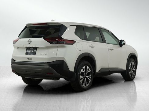 Used 2023 Nissan Rogue SV image 5