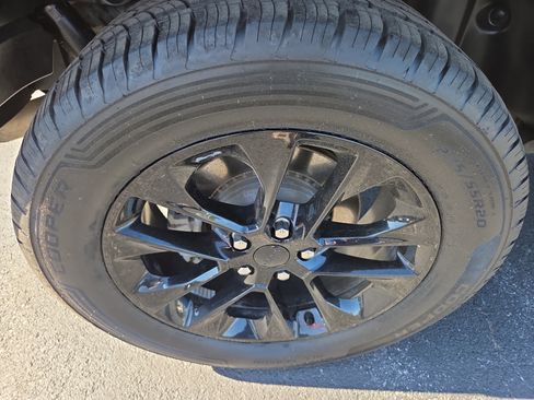 Used 2021 Jeep Wrangler Unlimited Sahara AWD/4WD image 11