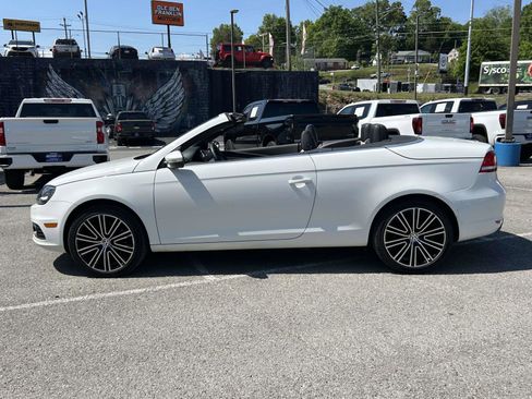 Used 2015 Volkswagen Eos Executive FWD image 6