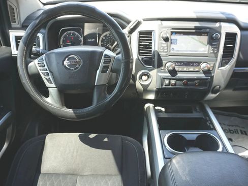 Used 2017 Nissan Titan SV RWD image 22