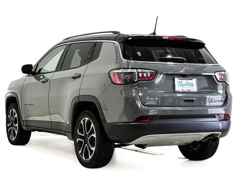 Used 2022 Jeep Compass Limited w/ Sun and Sound Group AWD/4WD image 9