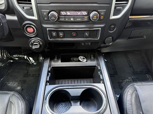 Used 2019 Nissan Titan SV w/ SV Convenience Package AWD/4WD image 27