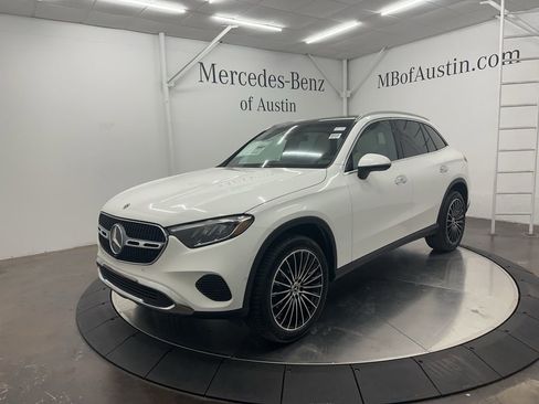 Used 2026 Mercedes-Benz GLC 300 image 3